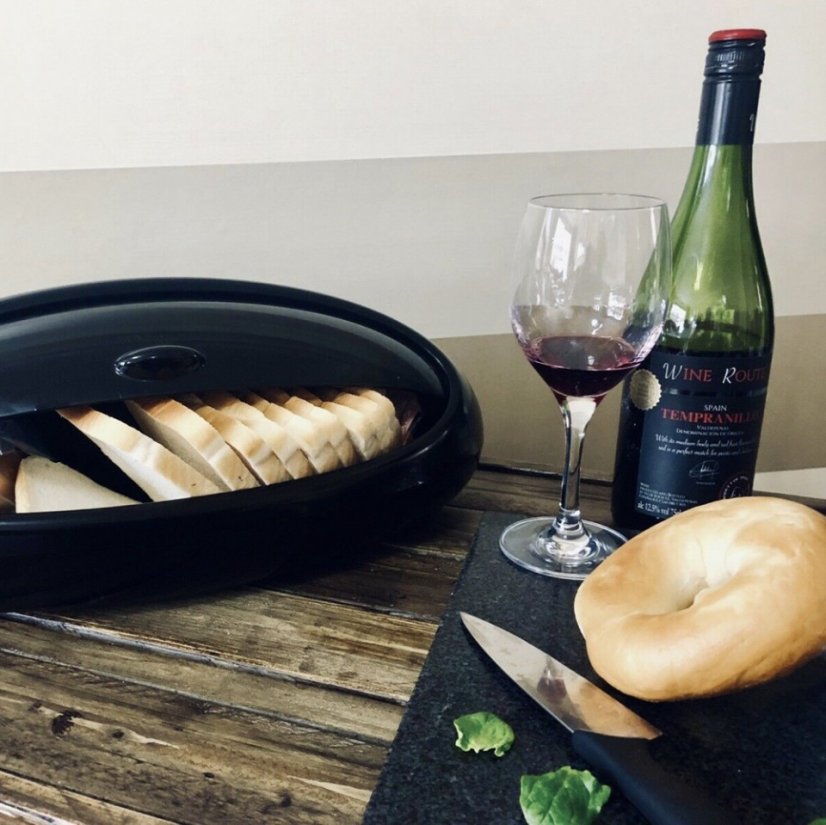 Elegantný zásobník na chlieb Gnam od Alessi