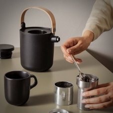 Termo čajník Nordic od Eva Solo čierna