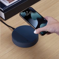 Bezdrôtový reproduktor a Qi nabíjačka Oslo Energy + od Lexon