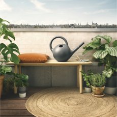 Inovatívna krhla na vodu Globe od Eva Solo so sprškou