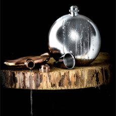 Vrecková fľaša Shot od Alessi strieborná