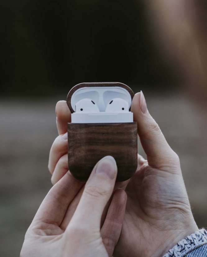 Drevený obal pre Apple AirPods 1&2 - Farba: Orech