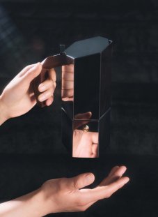 Kávovar na espresso Menhir od Alessi