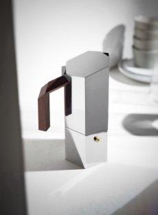 Kávovar na espresso Menhir od Alessi