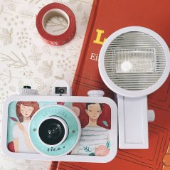 DIY analógový fotoaparát s bleskom La Sardina od Lomography
